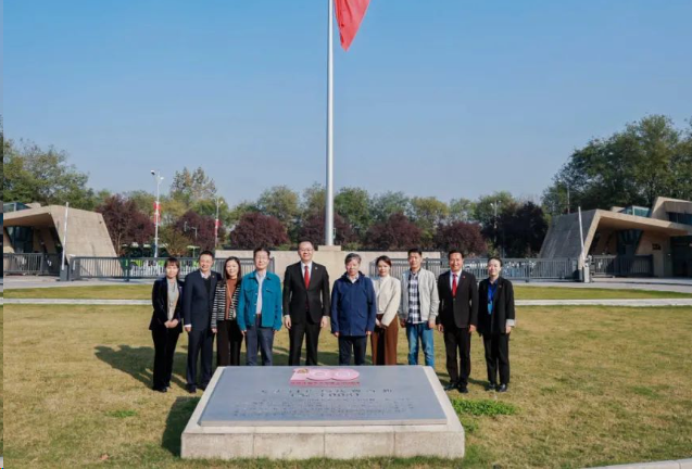 点击图片进入下一页 image.png